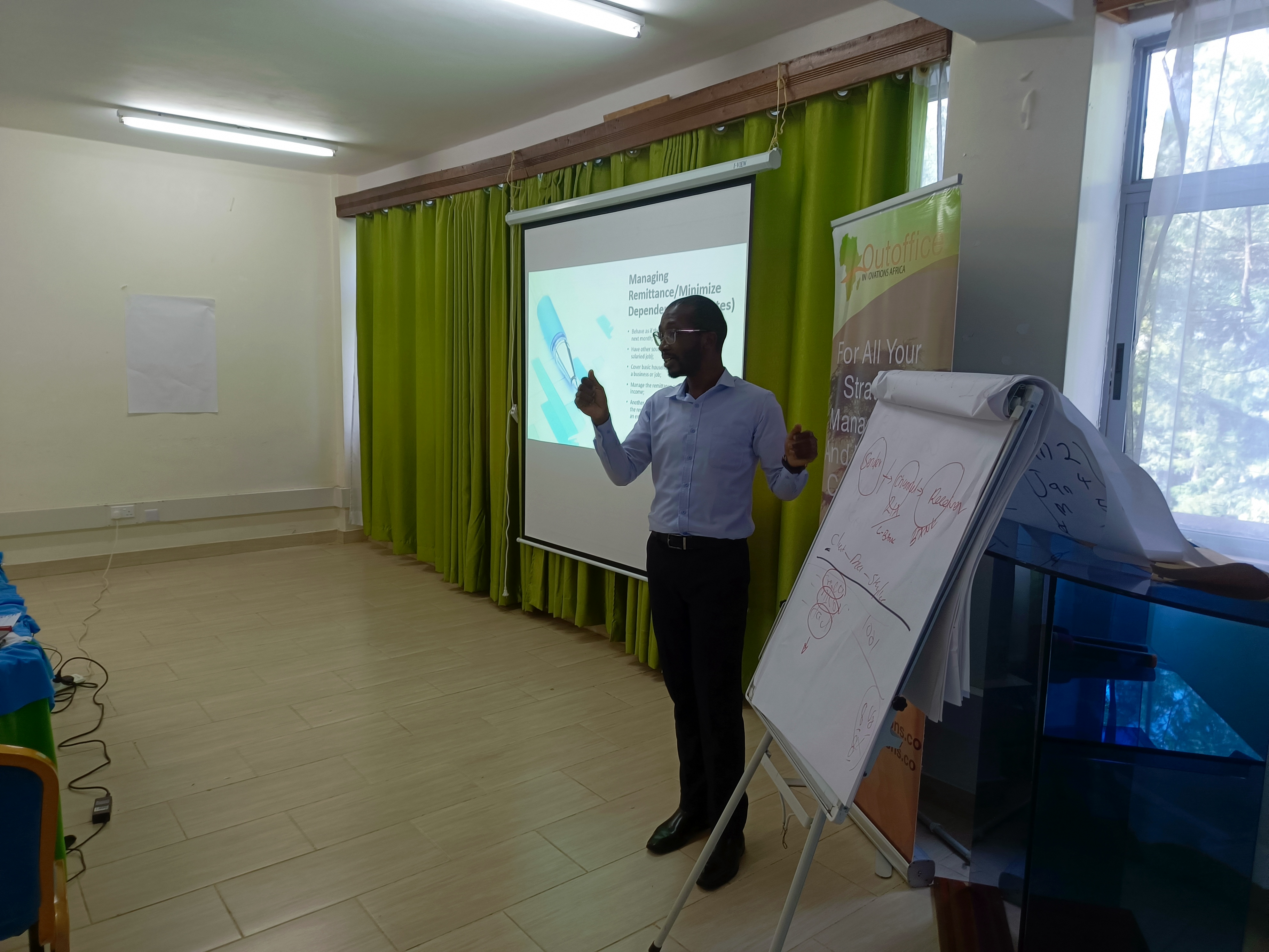 A presenter at the Skyline Sacco workshop